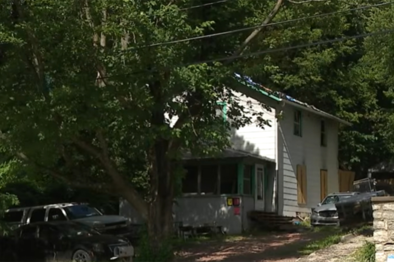 Body believed to be Kansas City highway shooting suspect found in flooded basement more than a week after police standoff